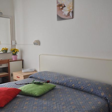 רימיני Hotel Roxy Floridiana מראה חיצוני תמונה