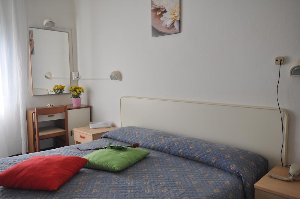 רימיני Hotel Roxy Floridiana מראה חיצוני תמונה